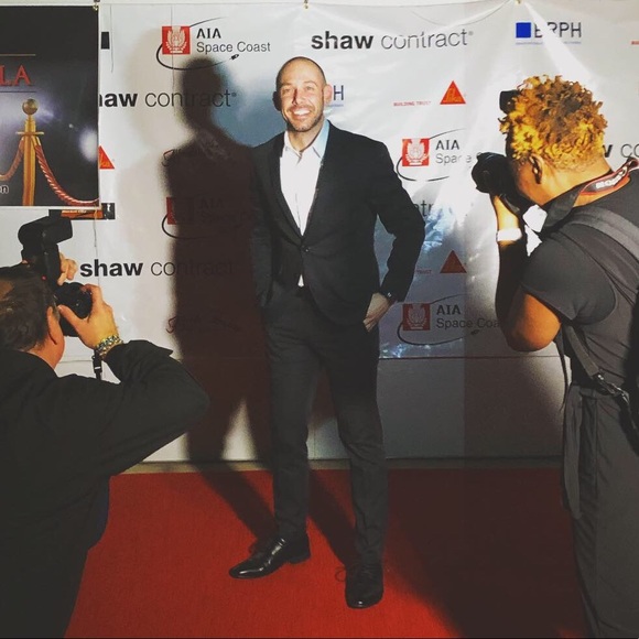 Meet your Posher, Alessandro - Picture 1 of 6